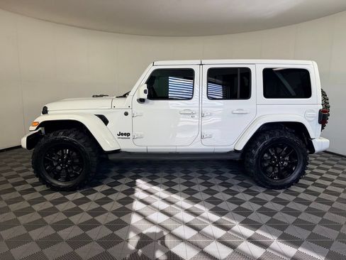 Used 2020 Jeep Wrangler Unlimited Sahara AWD/4WD image 11