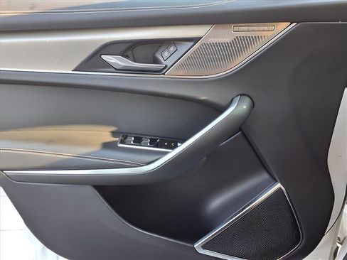 Used 2025 Jaguar F-PACE R-Dynamic S image 19