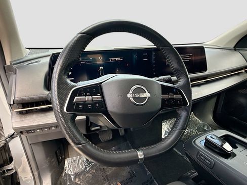 Used 2024 Nissan Ariya AWD image 11