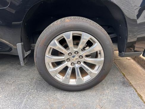 Used 2019 Chevrolet Silverado 1500 High Country image 40