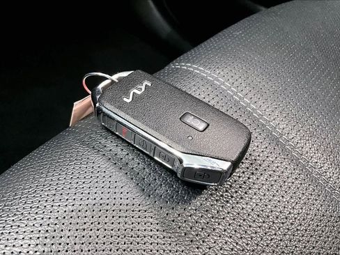 Used 2022 Kia Telluride EX w/ EX Premium Package image 18