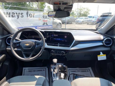 Used 2026 Chevrolet Trax LT FWD image 17