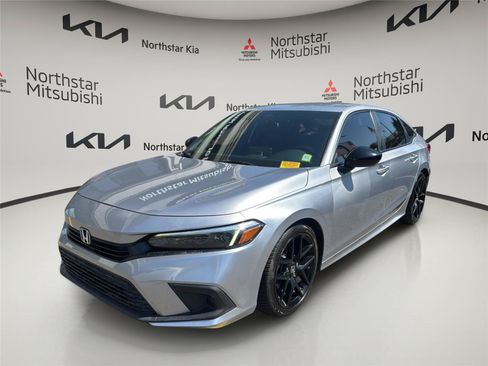 Used 2022 Honda Civic Sport image 1