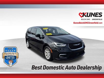 Used 2024 Chrysler Pacifica Touring-L