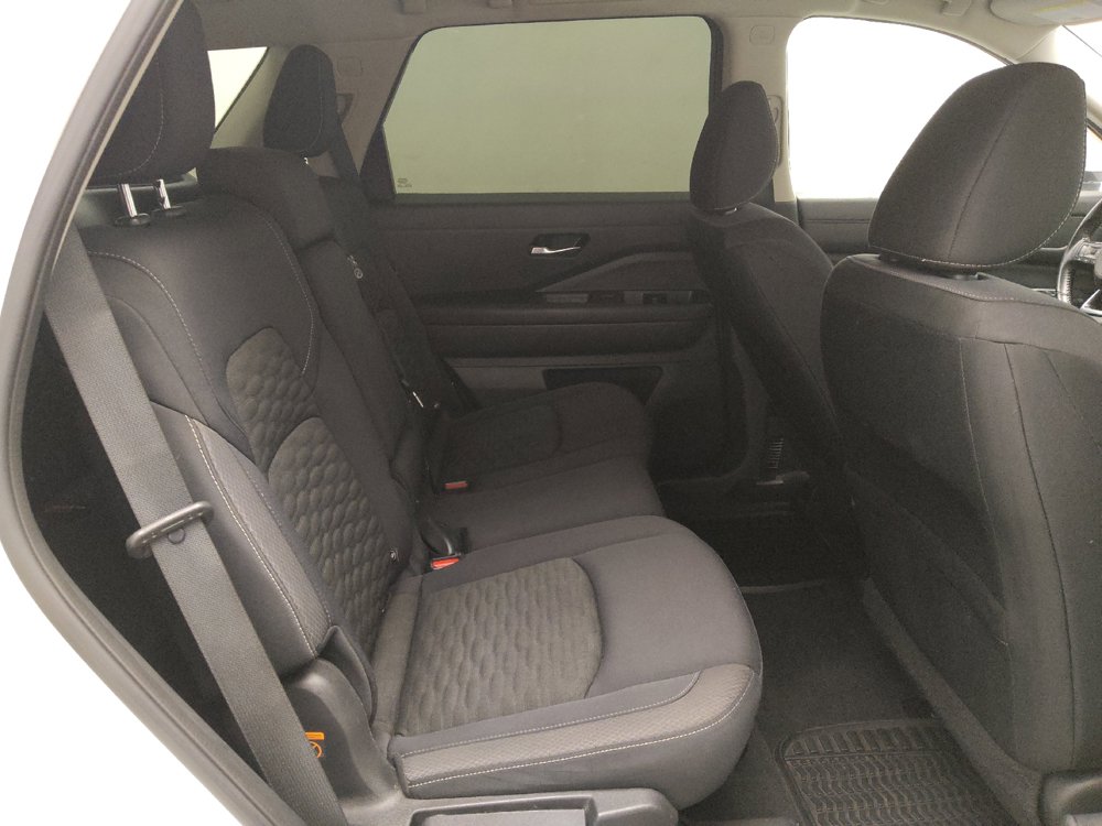 Used 2022 Nissan Pathfinder SV AWD/4WD image 19