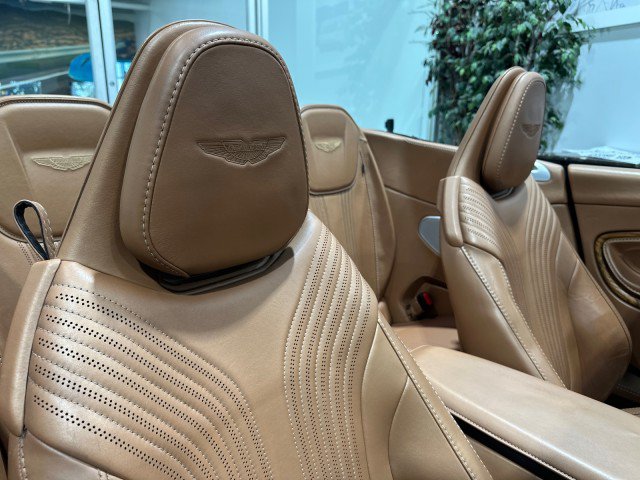 Used 2019 Aston Martin DB11 Volante RWD image 64