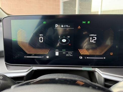 Used 2025 Kia Sorento EX image 17