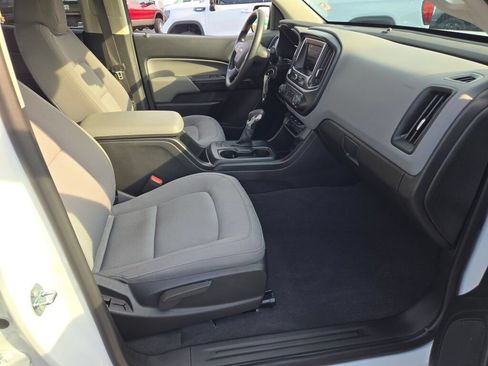Used 2022 Chevrolet Colorado W/T w/ WT Convenience Package AWD/4WD image 7