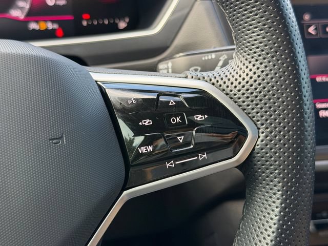 Certified 2023 Volkswagen Tiguan SE R-Line FWD image 27