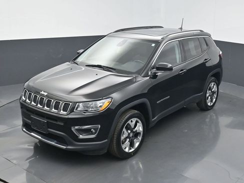 Used 2018 Jeep Compass Limited w/ Navigation Group AWD/4WD image 9