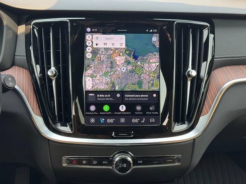 Used 2025 Volvo V60 B5 Cross Country Ultra AWD/4WD image 13