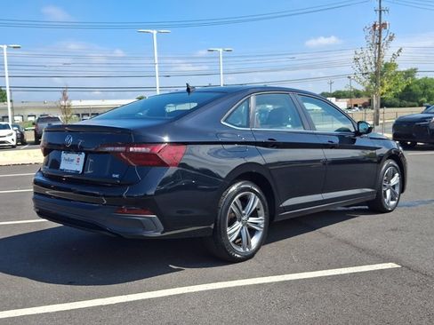 Used 2024 Volkswagen Jetta SE FWD image 6