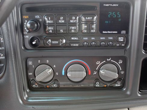 Used 2002 Chevrolet Suburban LS RWD image 22