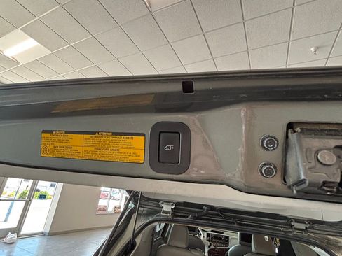 Used 2011 Toyota Sienna XLE image 18