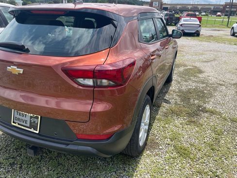 Used 2021 Chevrolet TrailBlazer LS FWD image 6