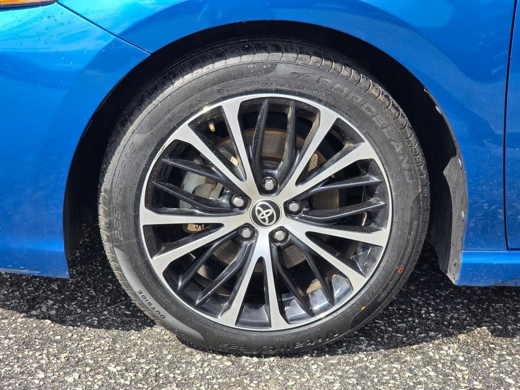 Used 2020 Toyota Camry SE FWD image 22
