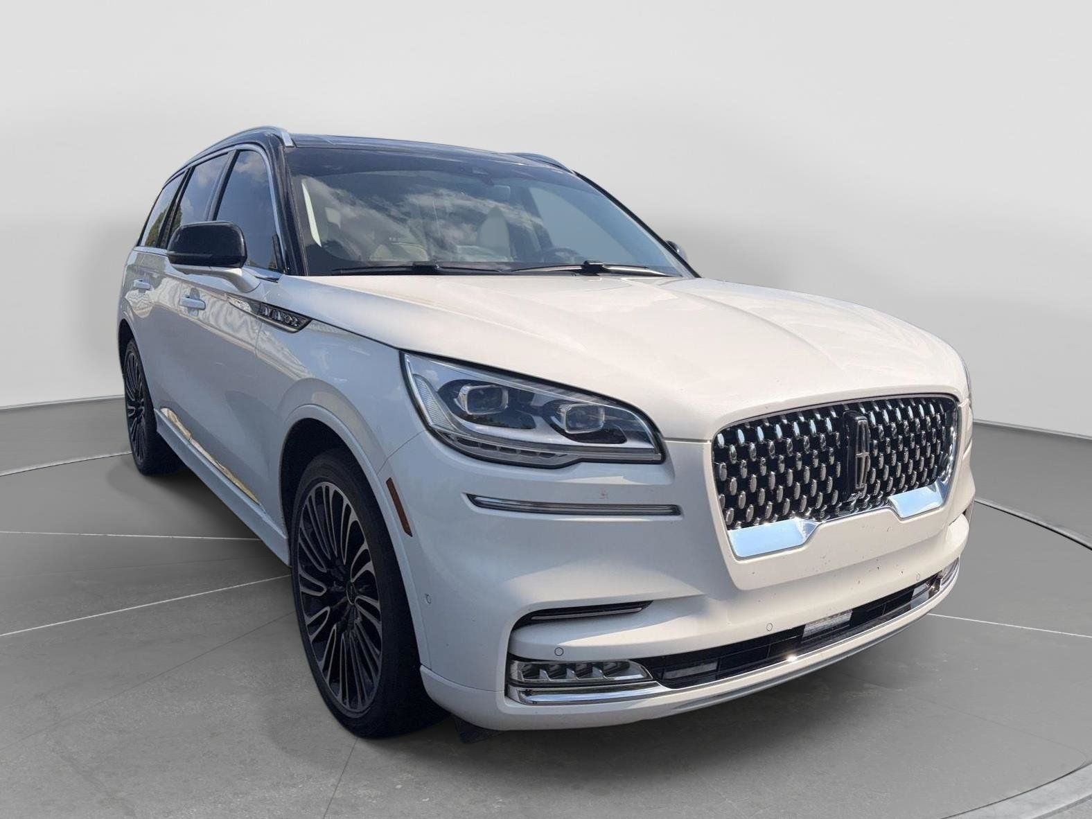 Used 2023 Lincoln Aviator Black Label w/ Dynamic Handling Package AWD/4WD image 4