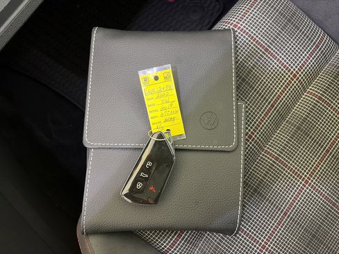 Used 2022 Volkswagen GTI SE image 32