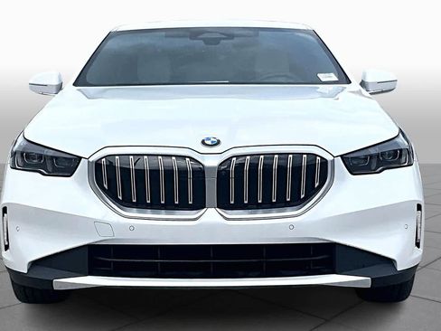 Used 2025 BMW 530i w/ Premium Package image 3
