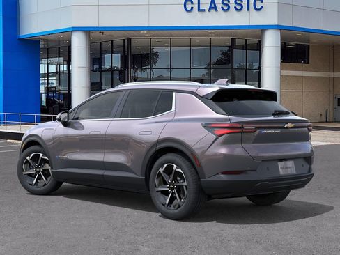 New 2026 Chevrolet Equinox EV LT image 3