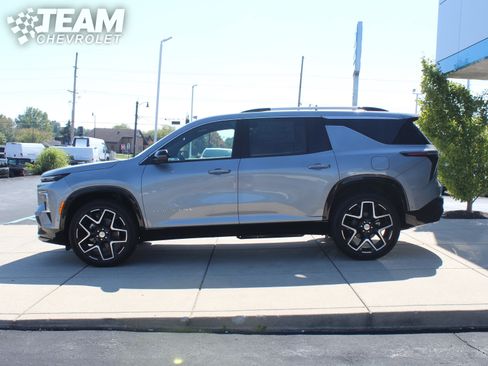 New 2026 Chevrolet Traverse High Country w/ LPO, Floor Liner Package image 7