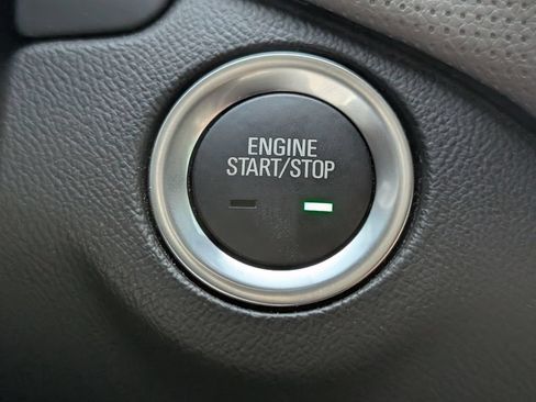 Used 2021 Chevrolet Equinox Premier FWD image 29