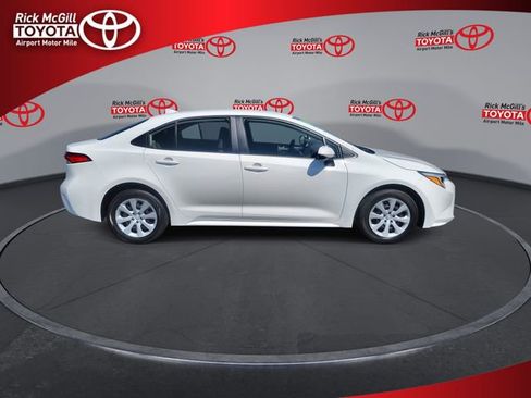 Used 2024 Toyota Corolla LE FWD image 9