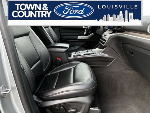 Used 2024 Ford Explorer XLT w/ Equipment Group 202A AWD/4WD image 17