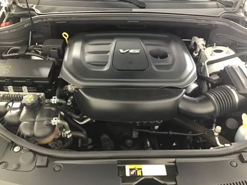 Used 2018 Jeep Grand Cherokee Limited image 24