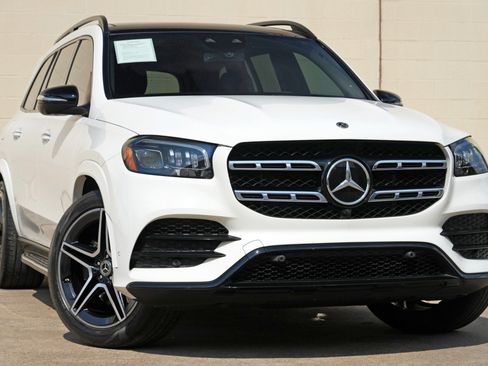 Used 2023 Mercedes-Benz GLS 450 4MATIC w/ AMG Line Exterior image 4