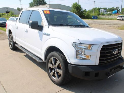 Used 2017 Ford F150 XLT w/ Equipment Group 302A Luxury AWD/4WD image 4