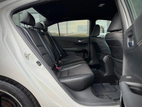 Used 2016 Honda Accord Sport image 15