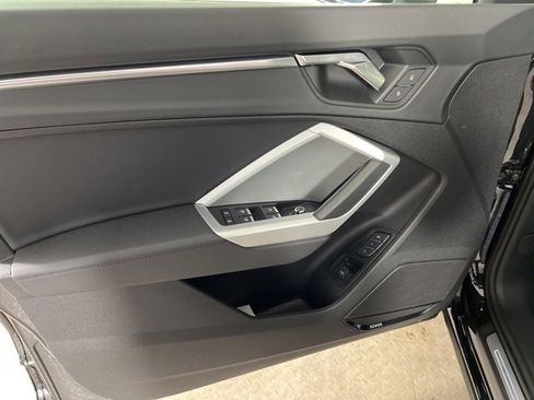 Used 2025 Audi Q3 2.0T Premium Plus w/ Premium Plus Package image 18