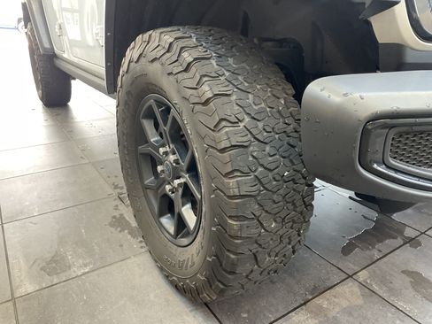 Used 2024 Jeep Wrangler Unlimited AWD/4WD image 13