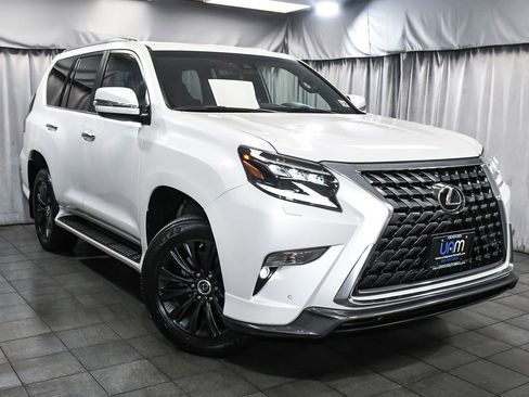 Used 2023 Lexus GX 460 Premium w/ Accessory Package AWD/4WD image 3