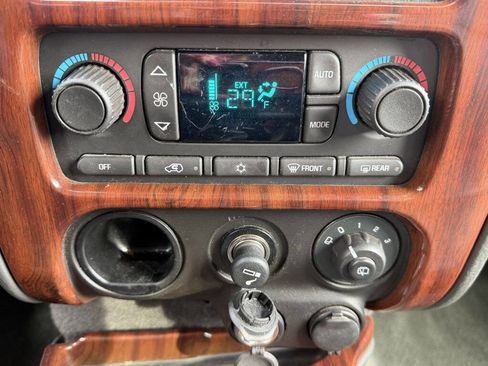 Used 2004 GMC Envoy SLT image 19