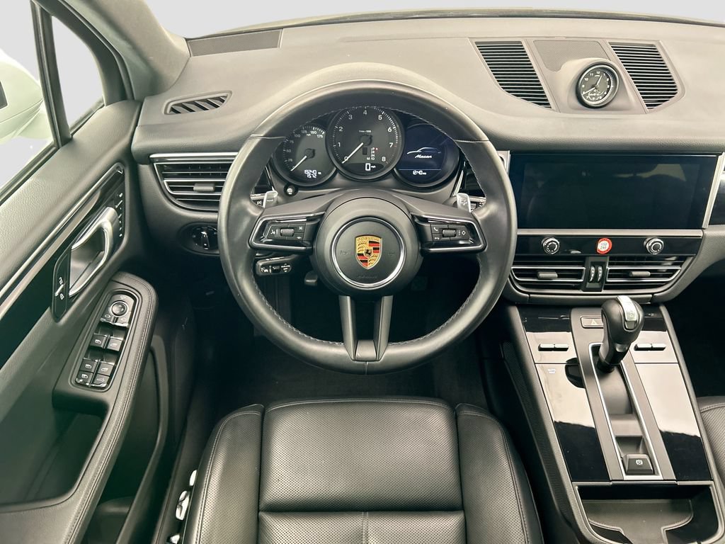 Certified 2023 Porsche Macan AWD/4WD image 12