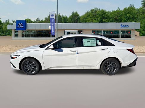 New 2026 Hyundai Elantra Hybrid FWD image 2