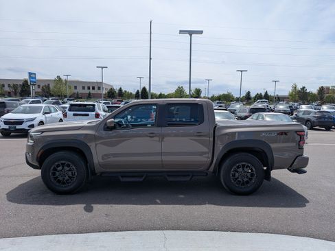 Used 2022 Nissan Frontier PRO-4X w/ Pro-4X Premium Package AWD/4WD image 9