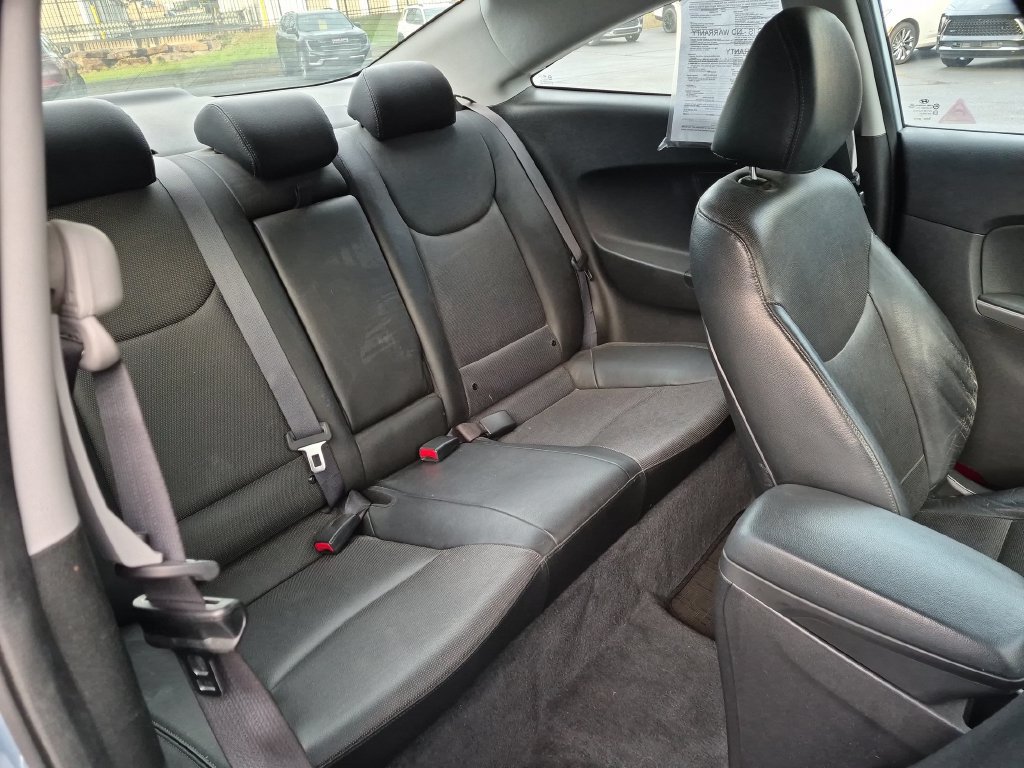 Used 2013 Hyundai Elantra SE w/ Technology Pkg FWD image 32