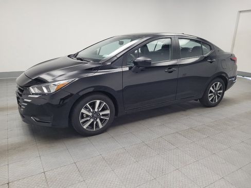 Used 2024 Nissan Versa SV FWD image 2