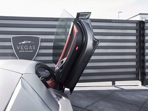 Used 2018 Lamborghini Aventador S image 36