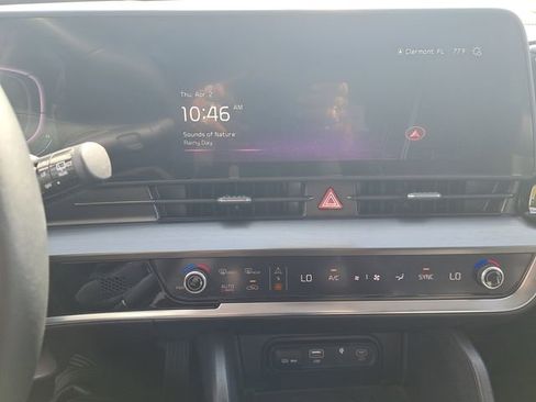 Used 2024 Kia Sportage EX image 26