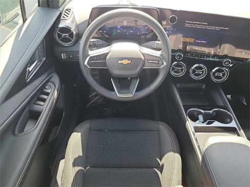 New 2025 Chevrolet Blazer EV LT image 17