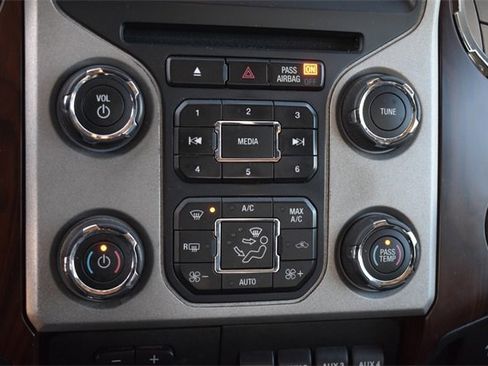 Used 2015 Ford F350 Lariat w/ Chrome Package image 30