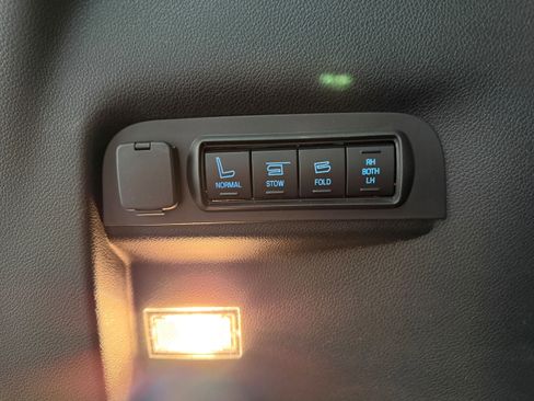 Used 2018 Ford Explorer Sport w/ Equipment Group 401A image 35