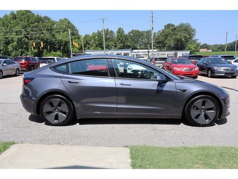 Used 2023 Tesla Model 3 Standard Range RWD image 8