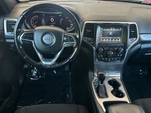 Used 2021 Jeep Grand Cherokee Laredo AWD/4WD image 15