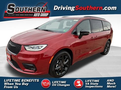 New 2026 Chrysler Pacifica Select w/ S Appearance Package image 1