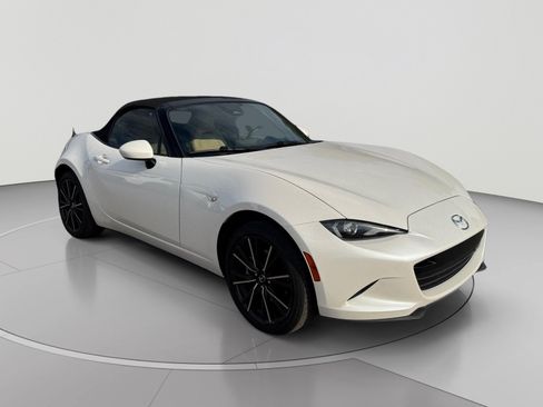 Used 2024 MAZDA MX-5 Miata Grand Touring w/ Weather Package RWD image 7